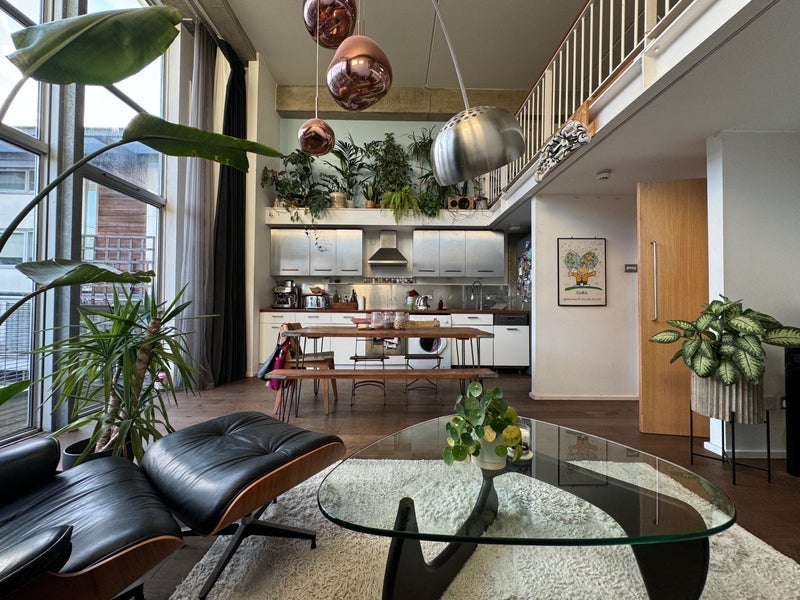 Flat Kingsland Road in Greater London