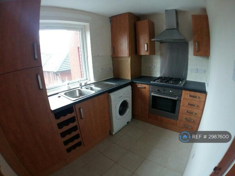 Flat Helenvale Street in Glasgow