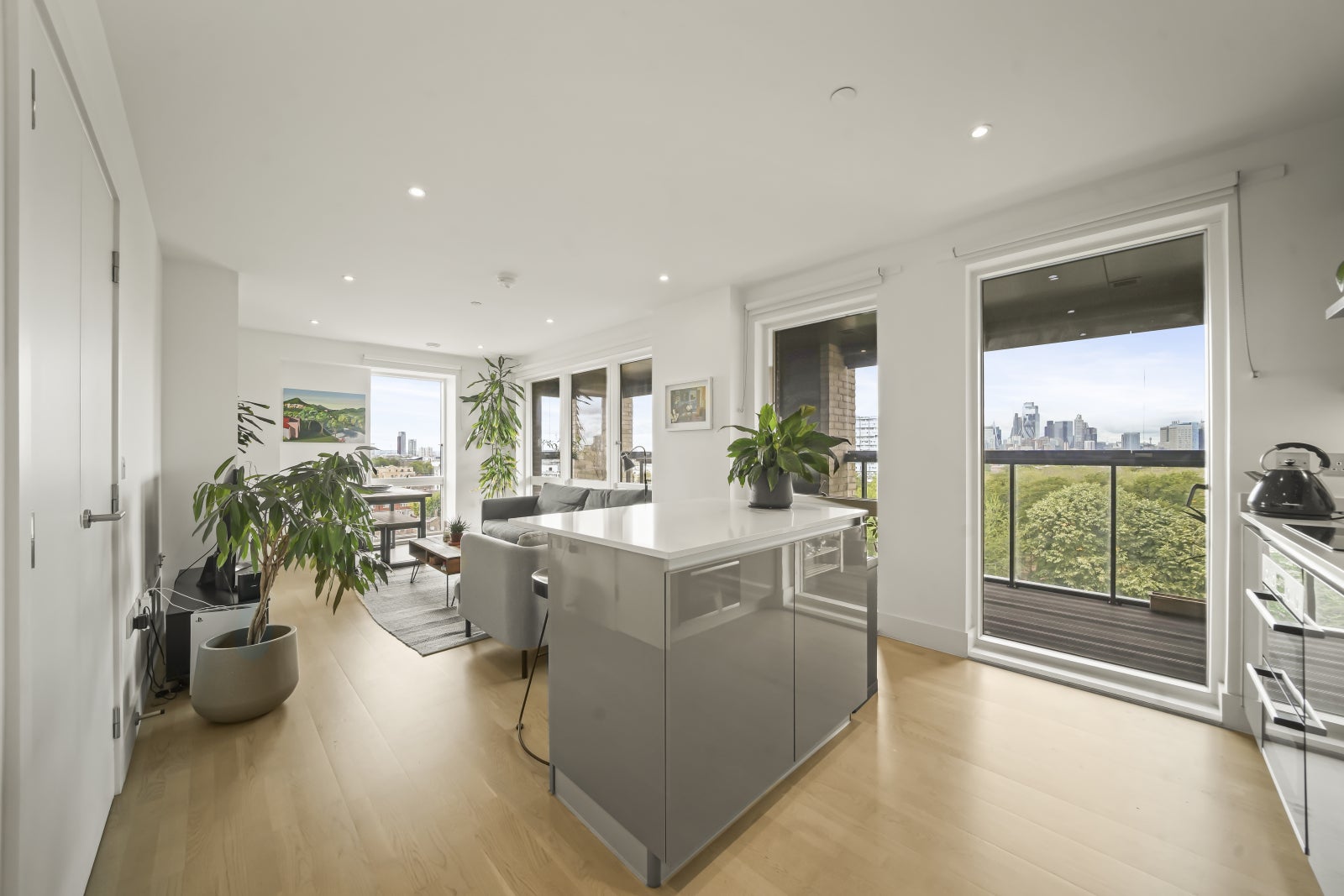 Flat Aston Street in Greater London