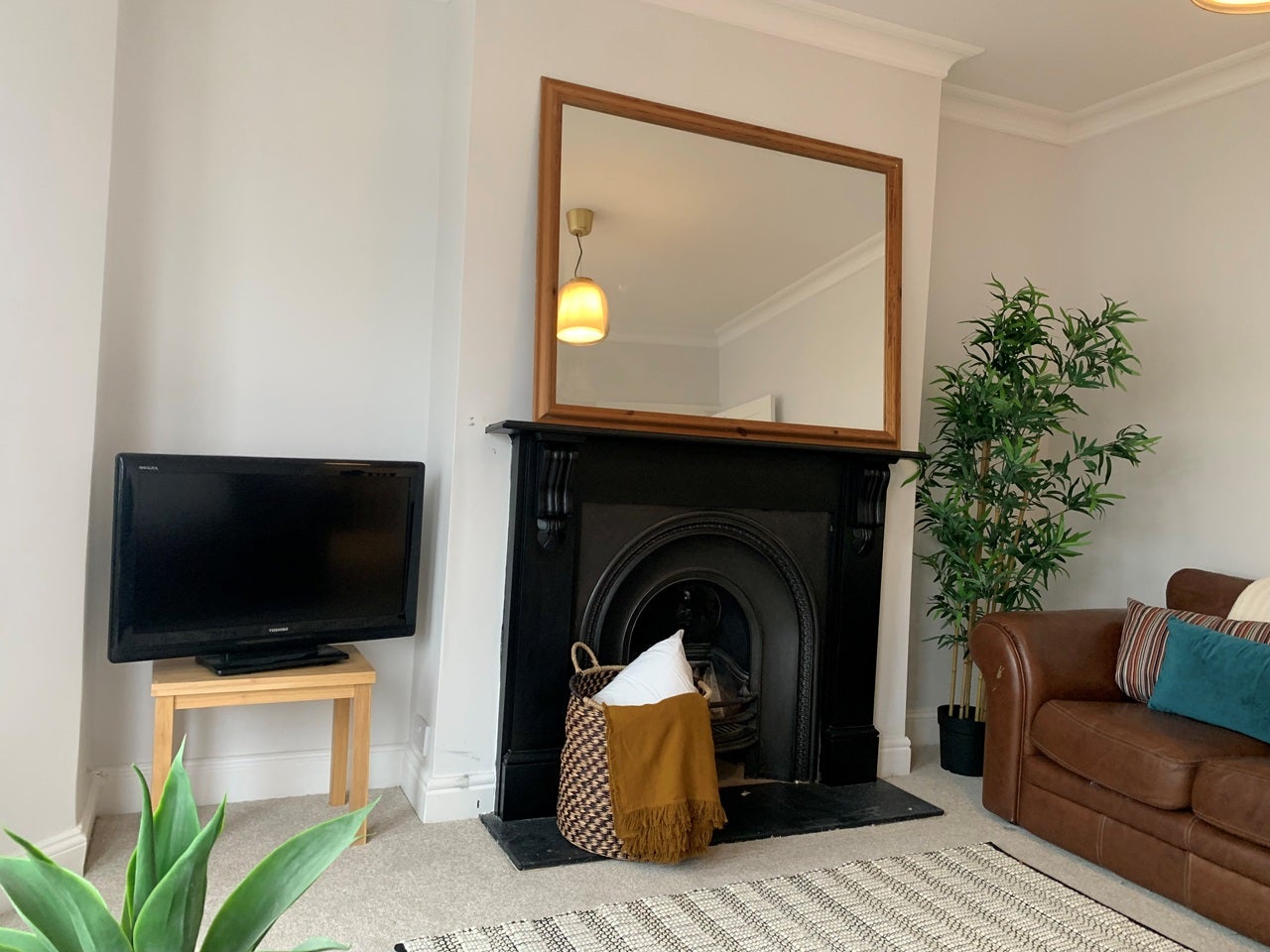 Flat Revelstoke Road in Greater London