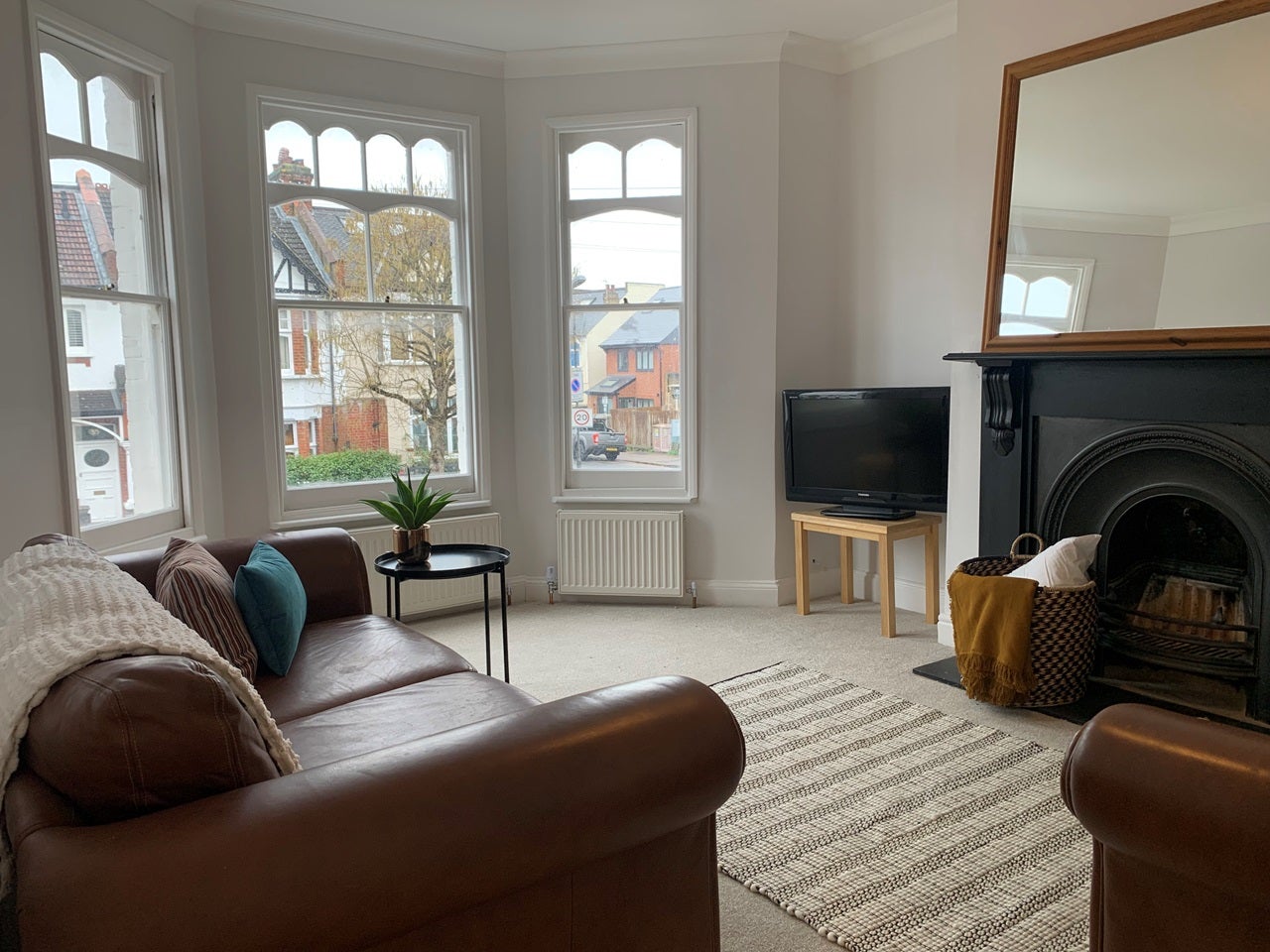 Flat Revelstoke Road in Greater London