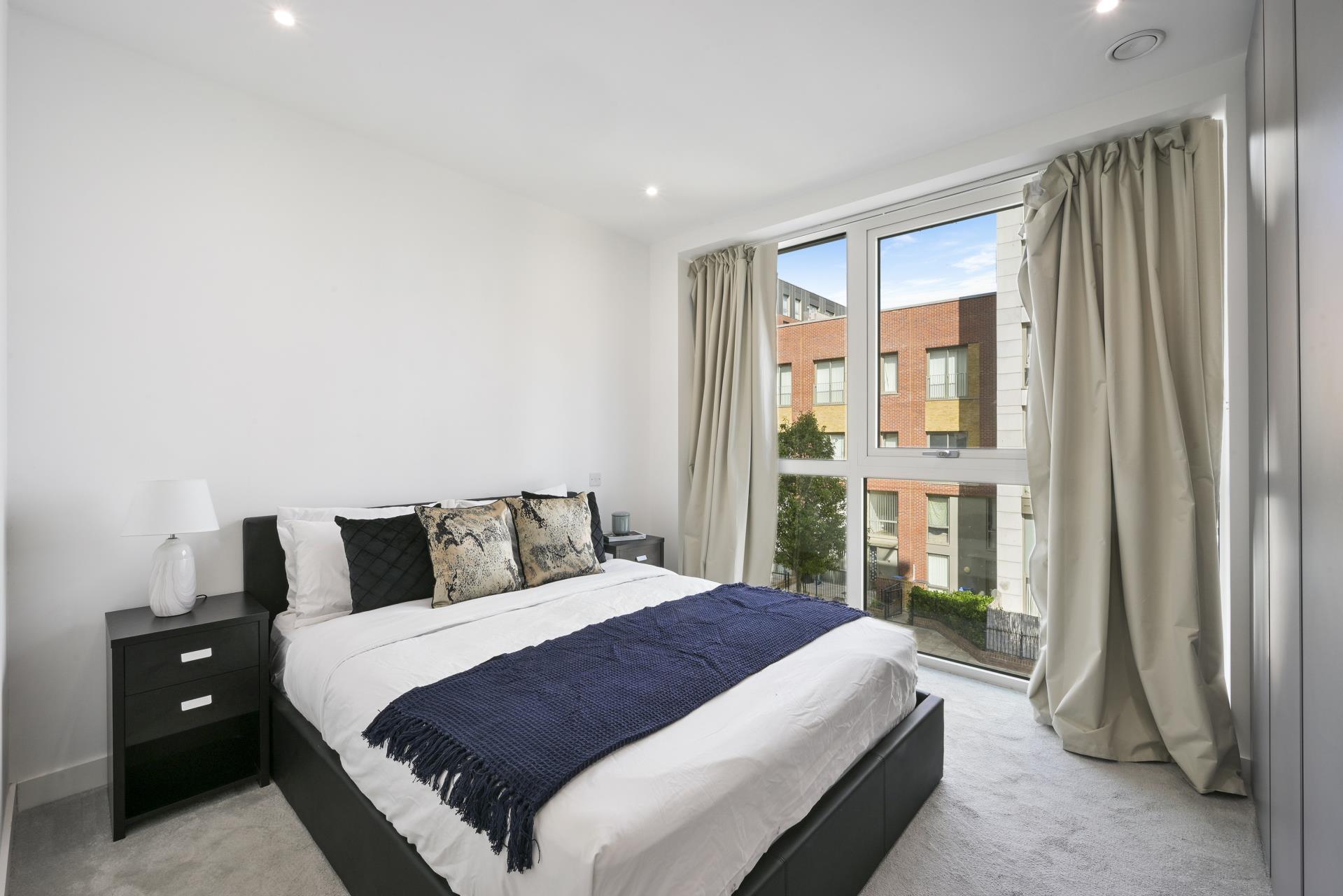 Flat Newnton Close in Greater London