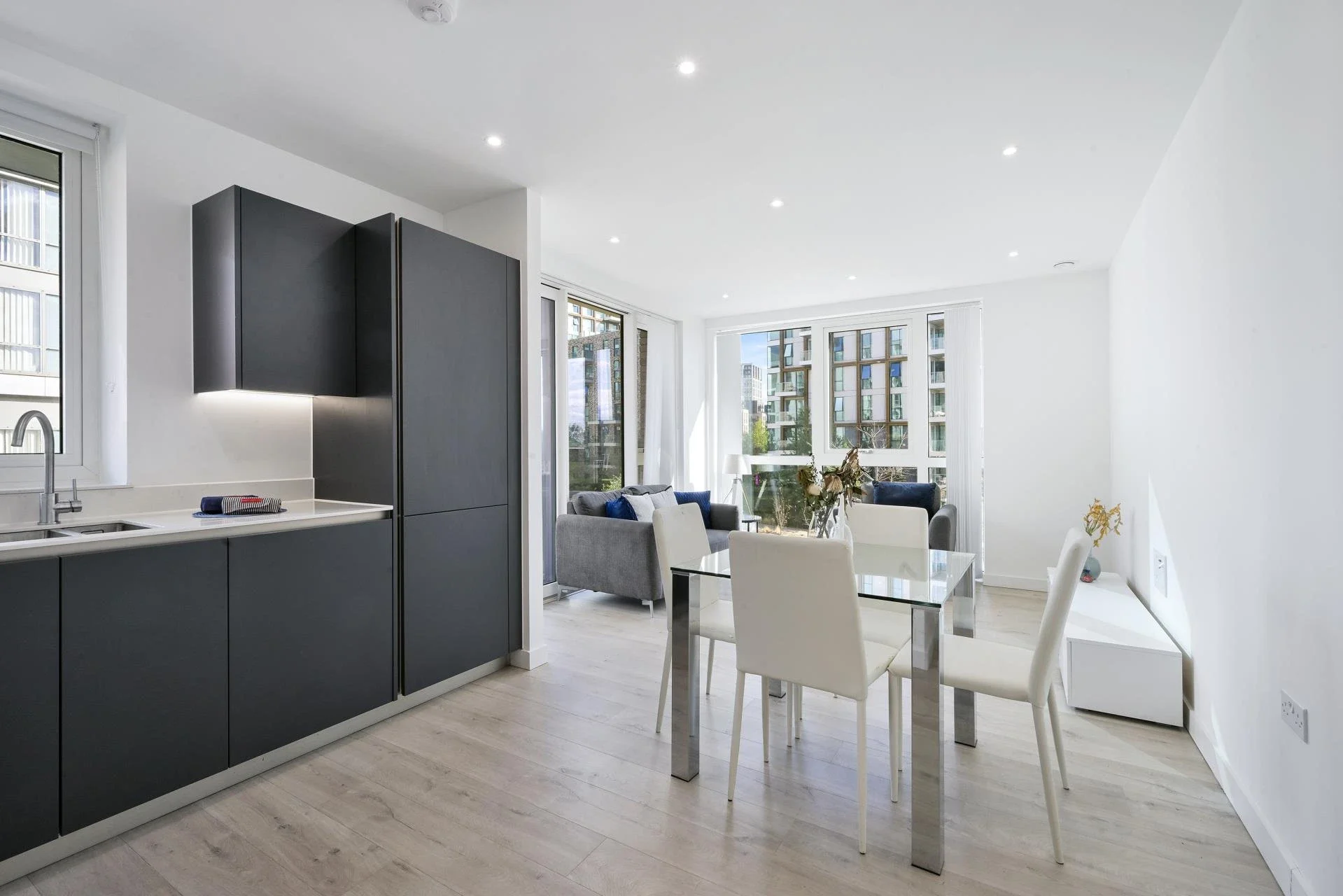Flat Newnton Close in Greater London