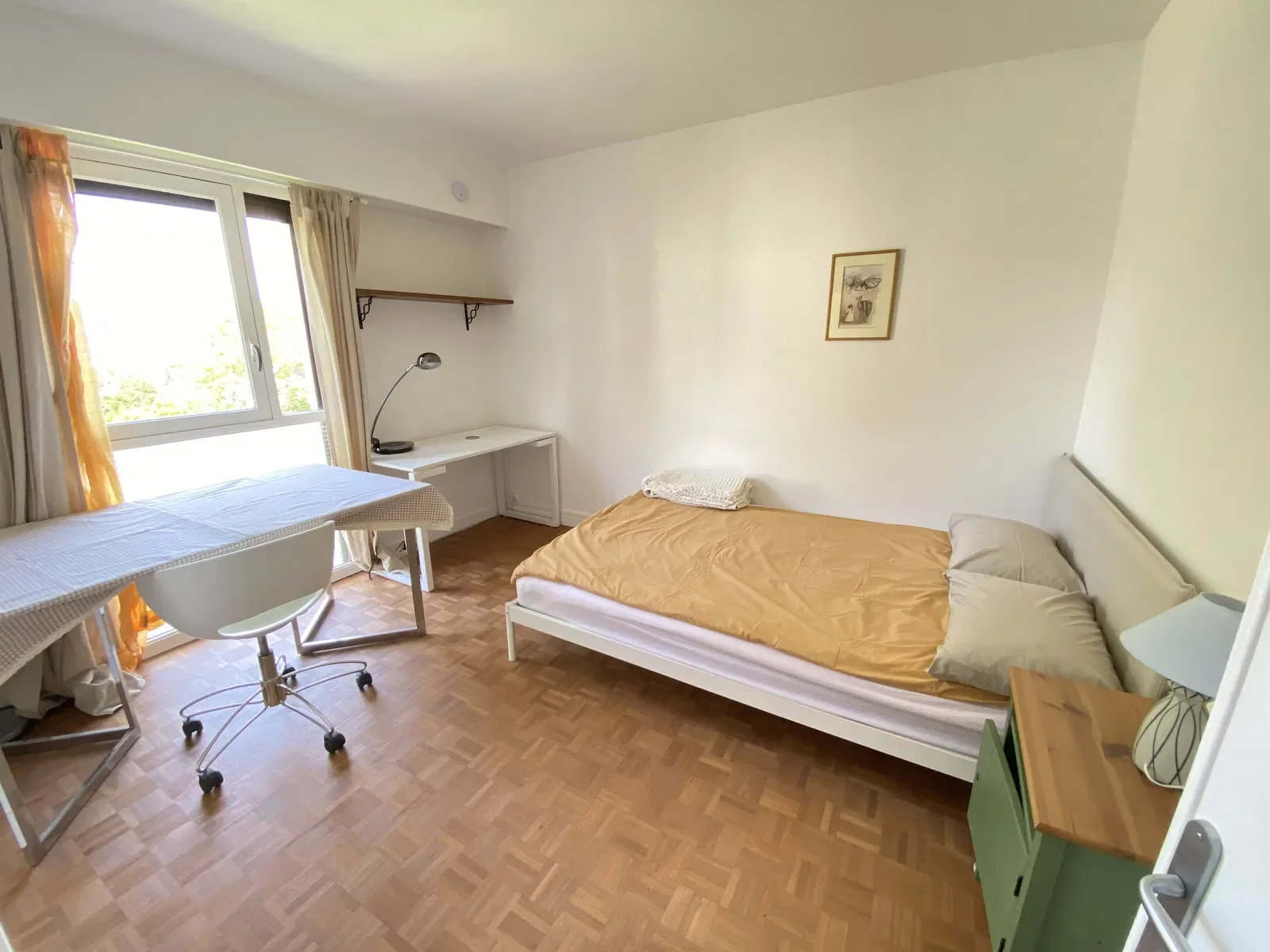 Flat Avenue Parrat in Orsay