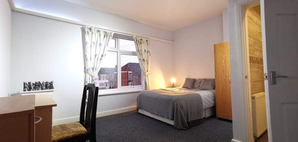 Room Lambton Street in Hull