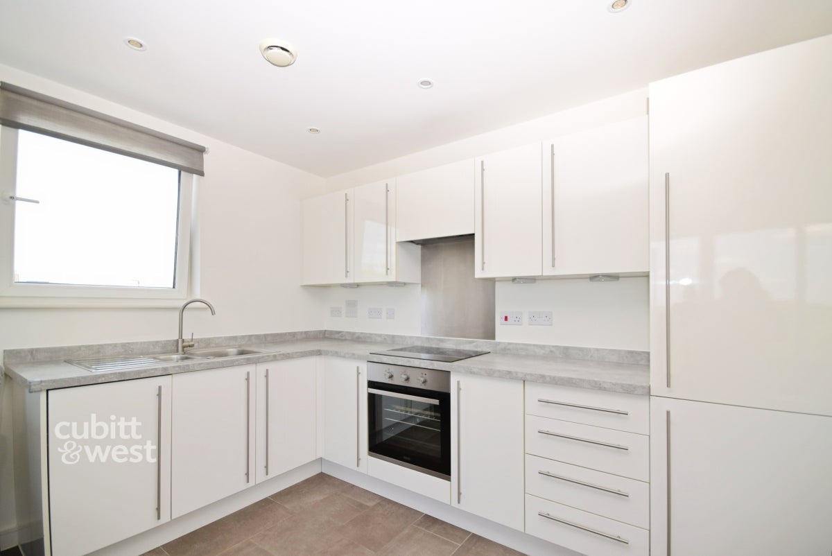 Flat Twickenham Close in Greater London