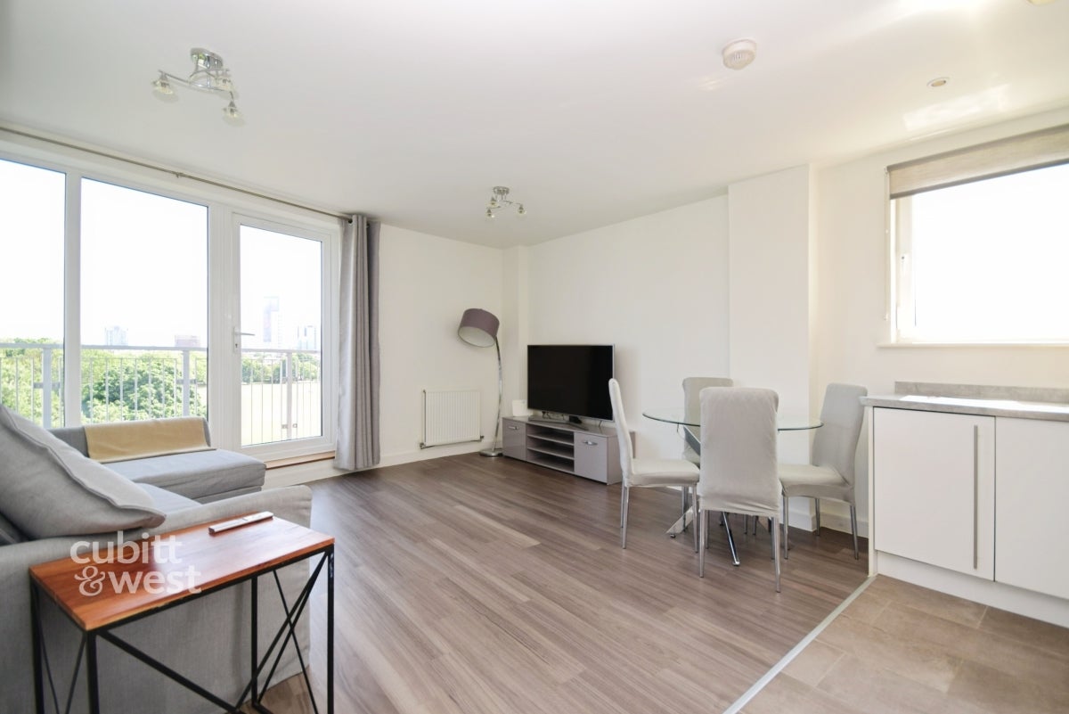 Flat Twickenham Close in Greater London