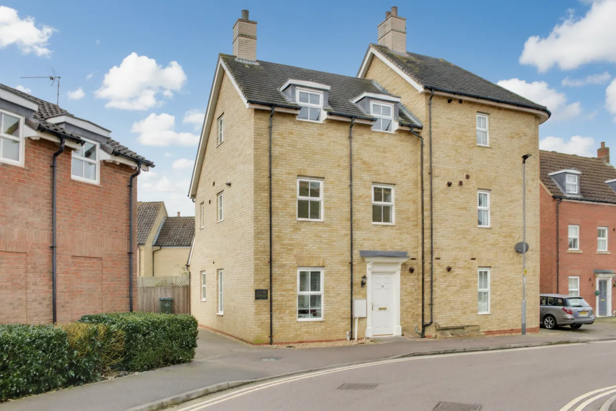 Flat Christie Drive in Huntingdonshire
