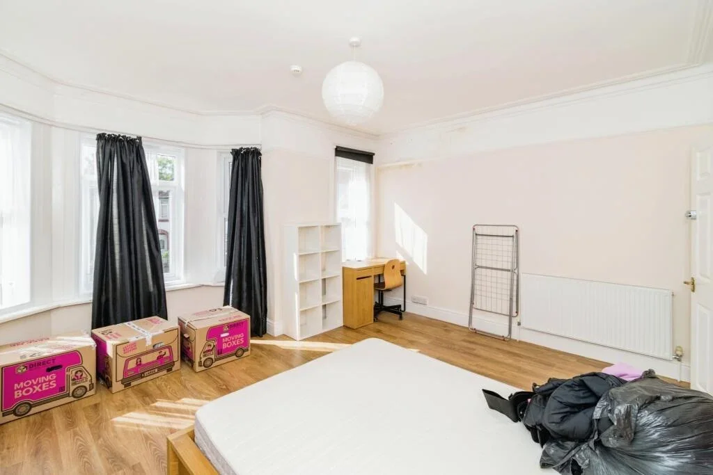 Room Tennyson Road in Southampton