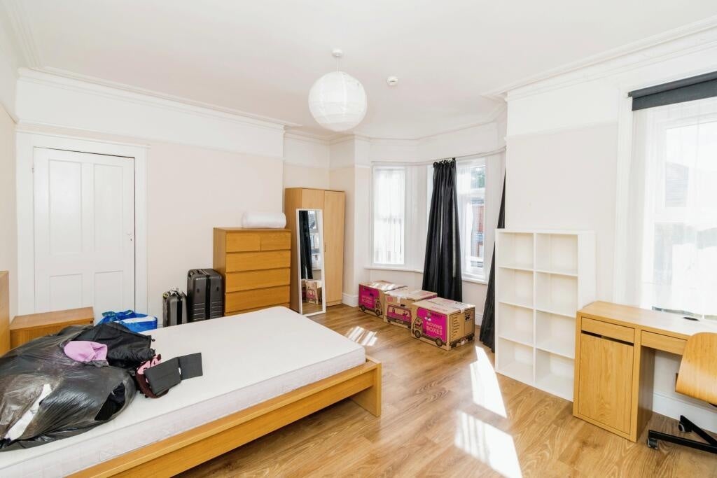 Room Tennyson Road in Southampton