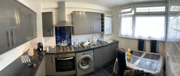 Room Whitechapel Road in Greater London