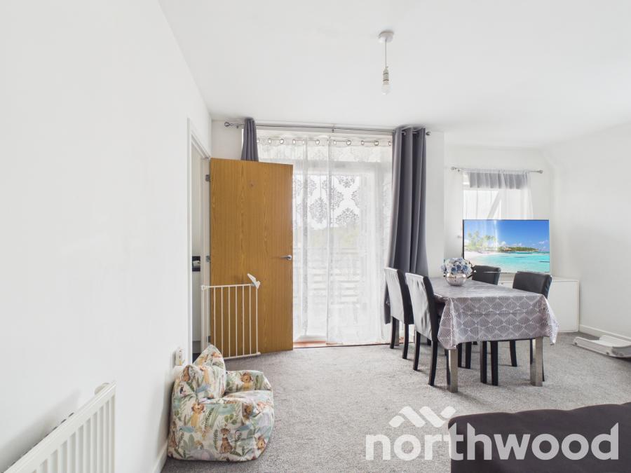 Flat Finn Farm Road in Ashford