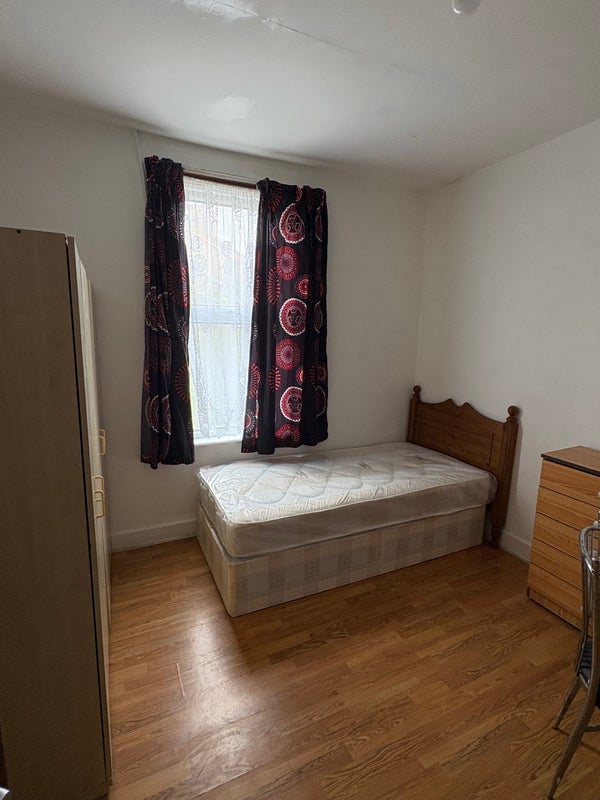 Room Midland Road in Greater London
