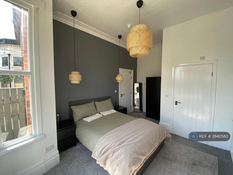 Room Derwent Street in Stockton-on-Tees