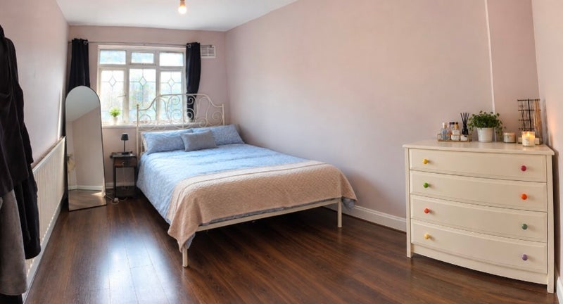 Room Beaconsfield Road in Greater London