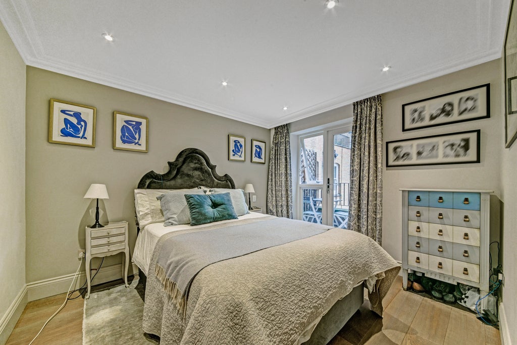 Flat Culford Gardens in Greater London