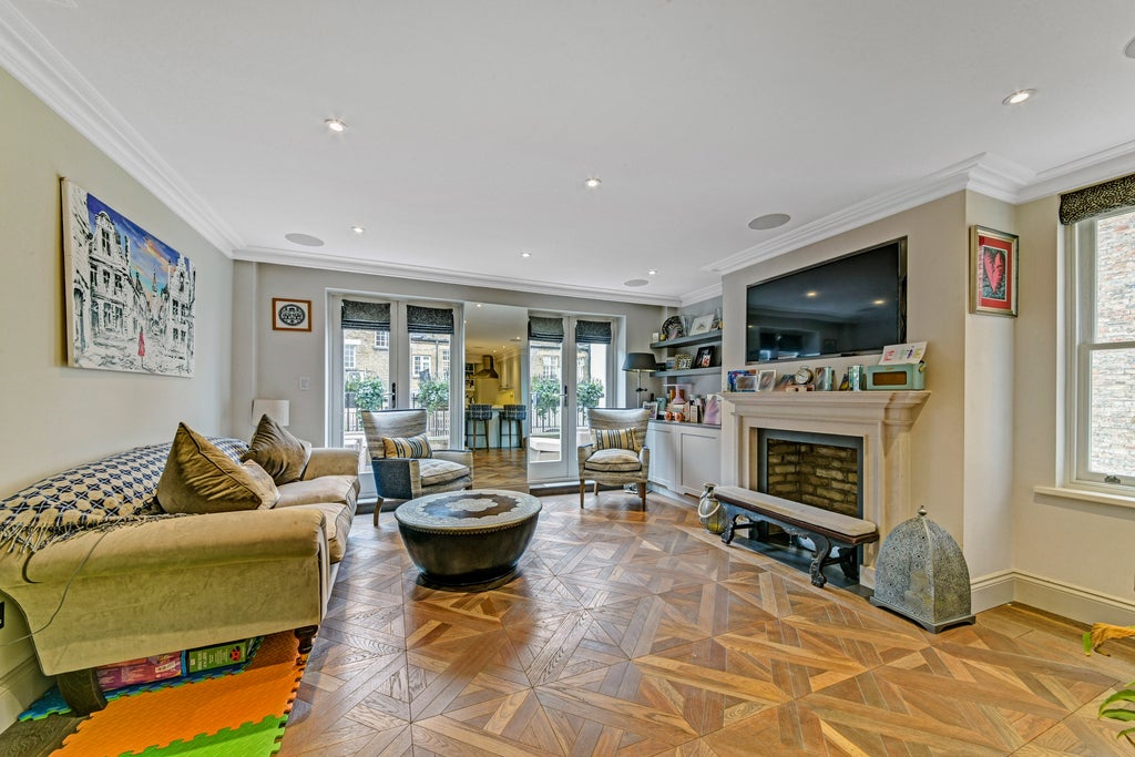 Flat Culford Gardens in Greater London