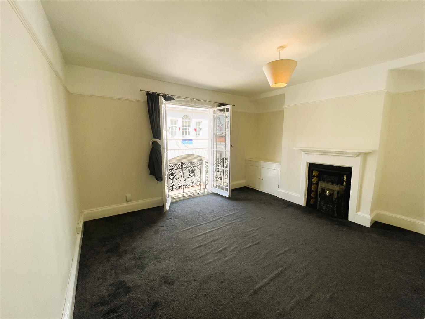 Flat Carlton Place in Southampton