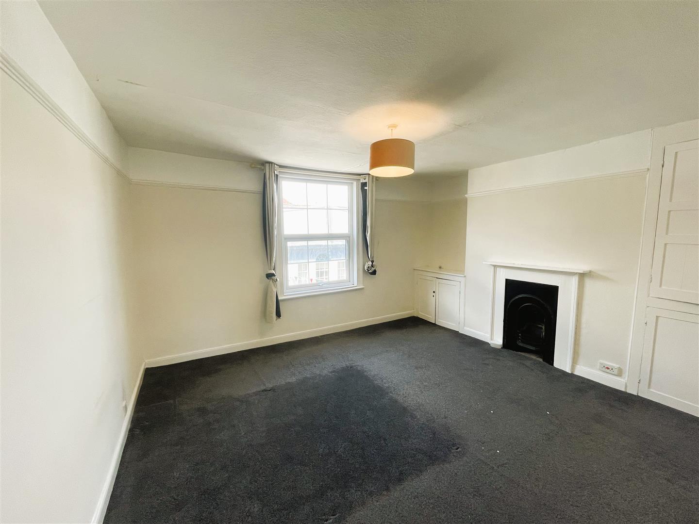 Flat Carlton Place in Southampton
