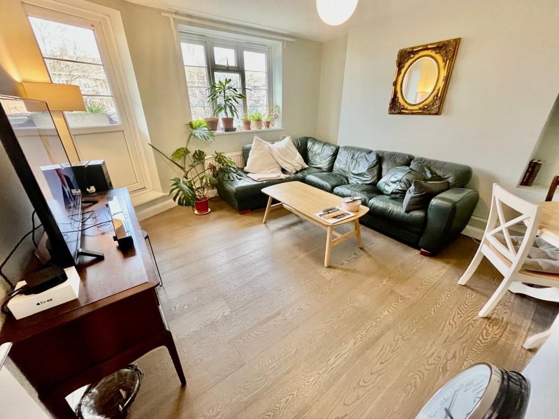 Room White Post Lane in Greater London