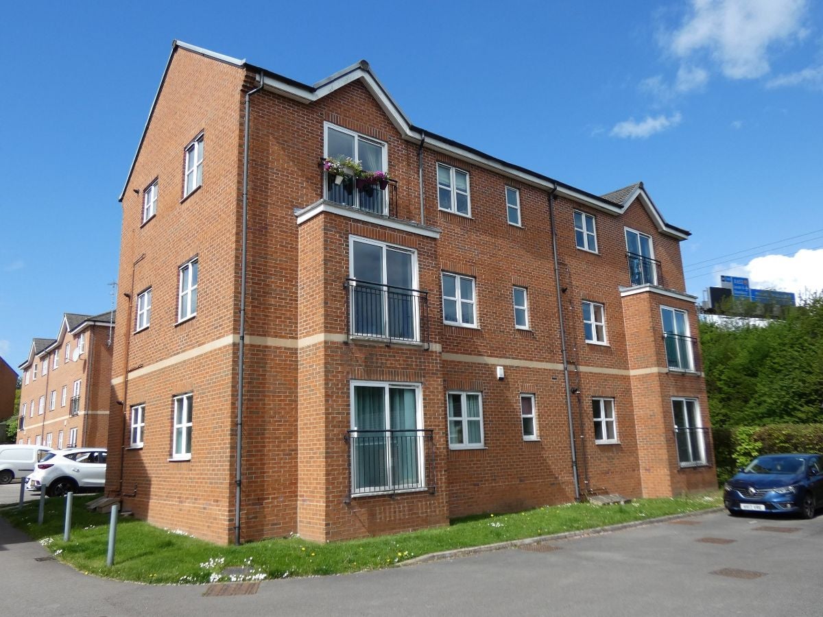 Flat Ripley Close in Leeds