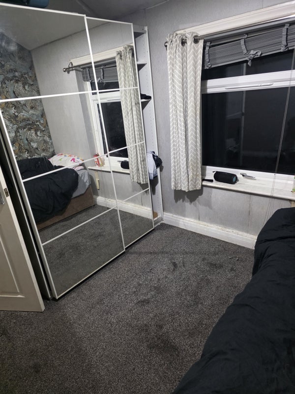 Room Eastbury Avenue in Bradford