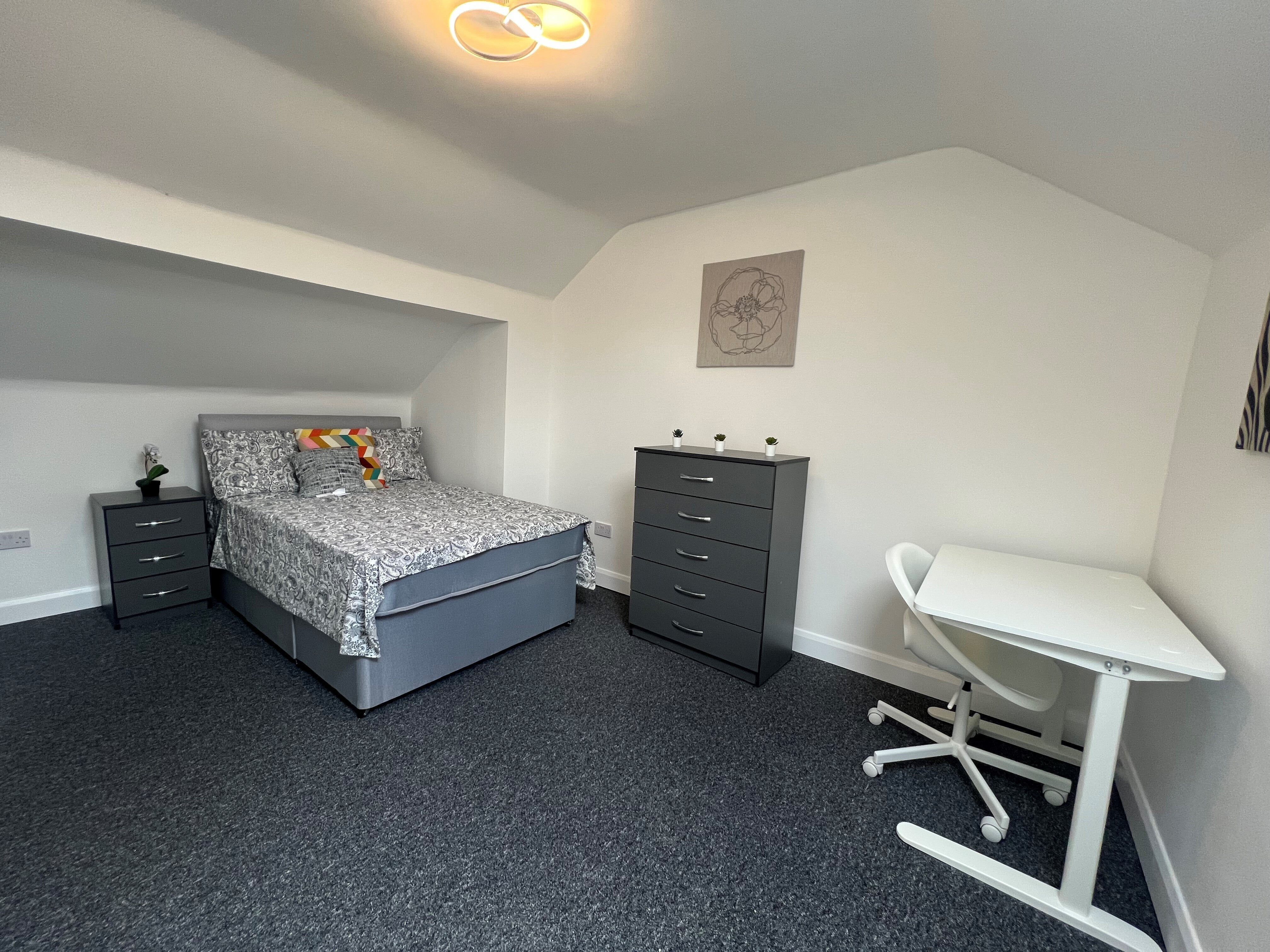 Room Prospect Road North in Redditch