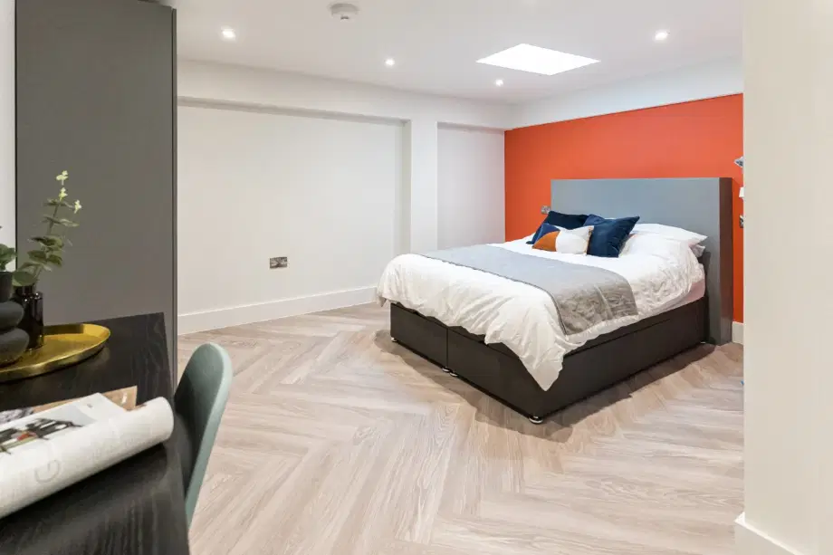 Flat Eccles New Road in Salford