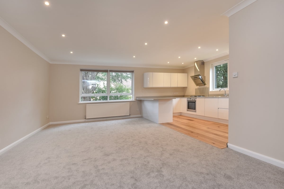 Flat Albury Road in Guildford