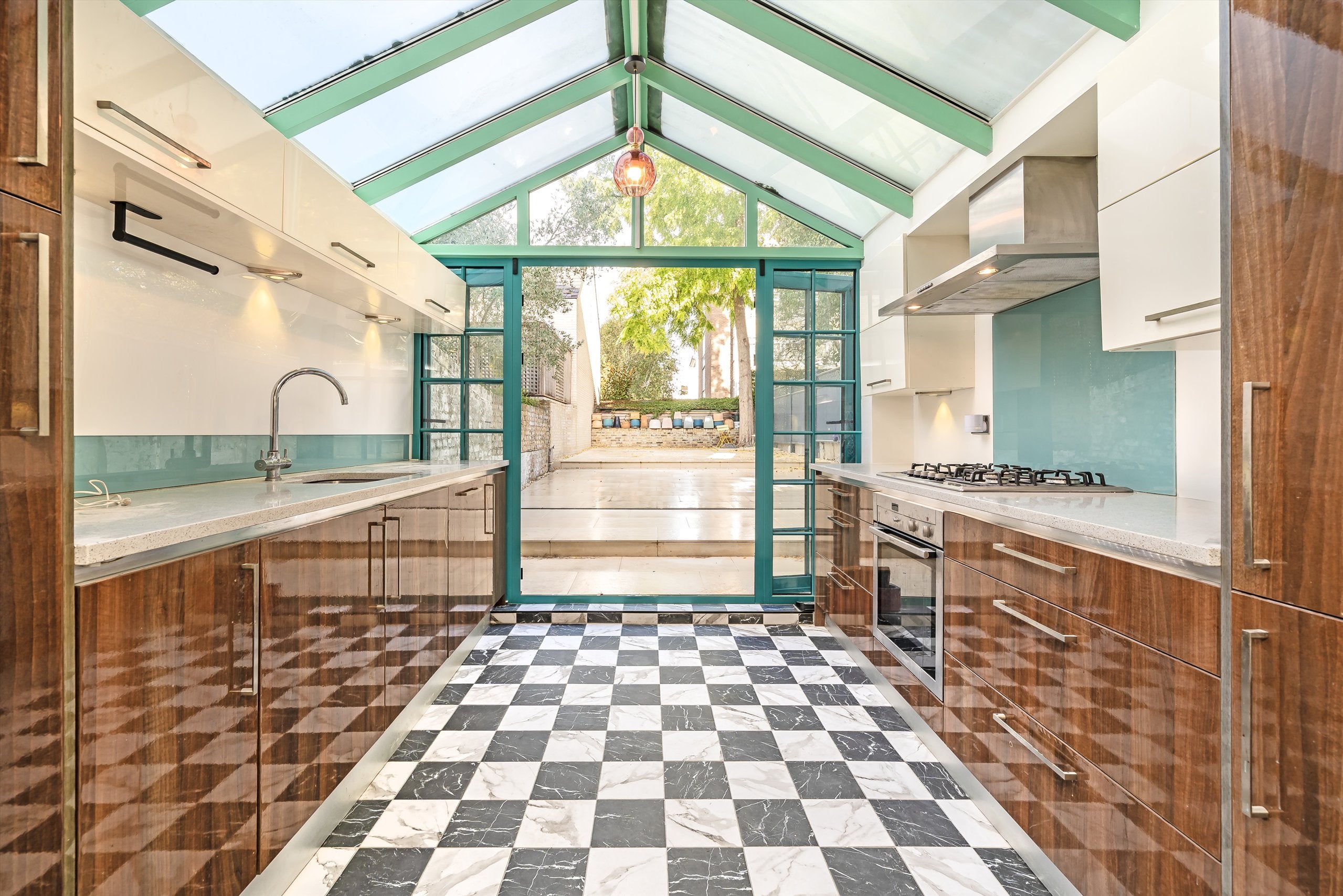Flat Holland Park Avenue in Greater London