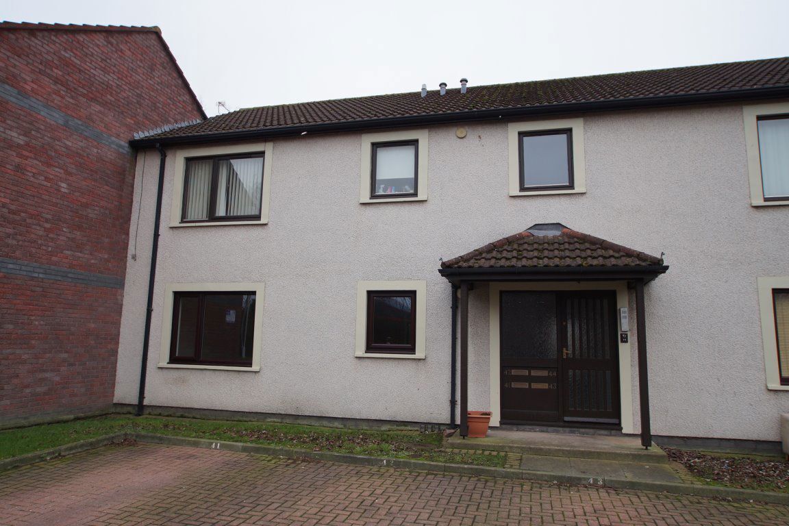 Flat Newtown Road in Carlisle