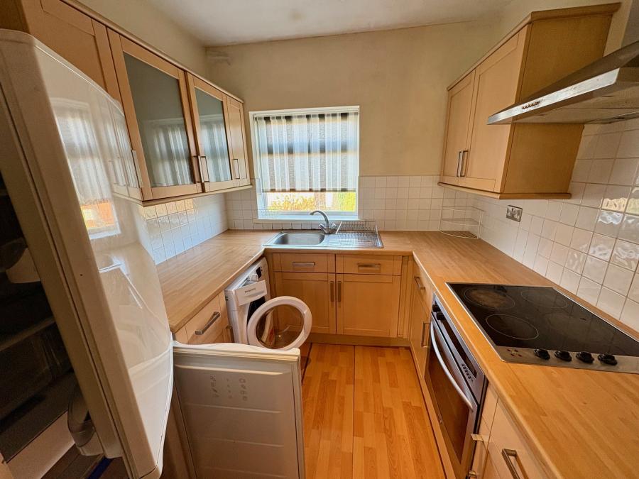 Flat Ovington Grove in Newcastle upon Tyne