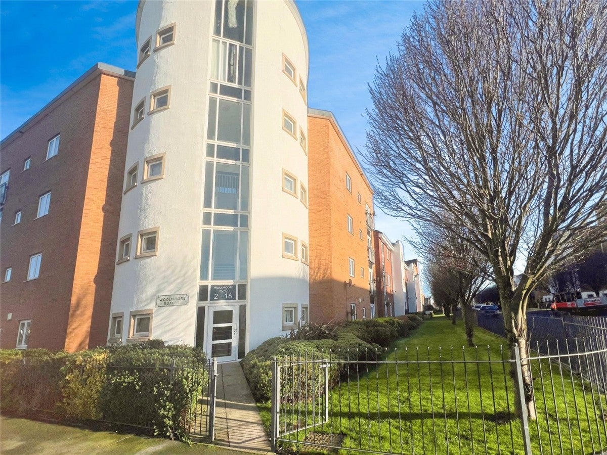 Flat Addenbrooke Drive in Liverpool