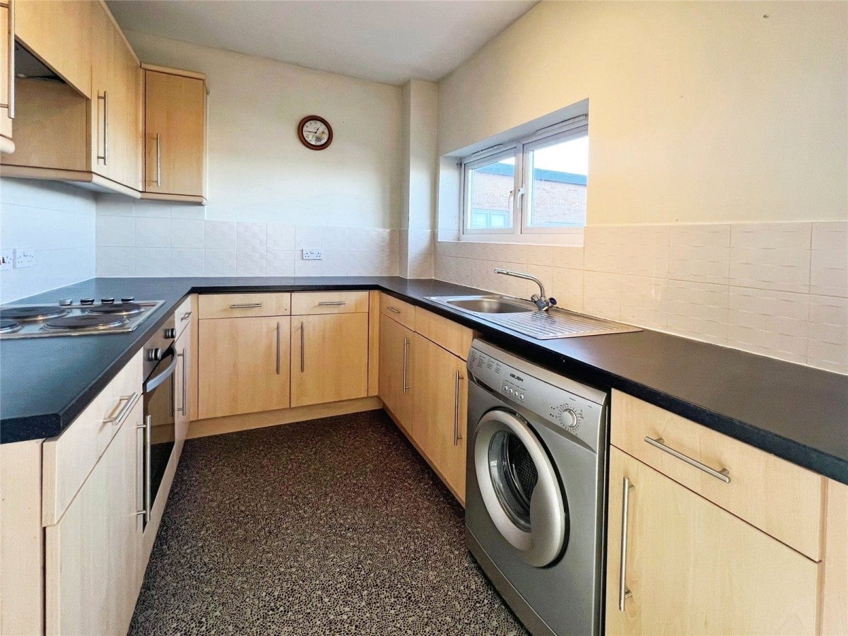 Flat Addenbrooke Drive in Liverpool