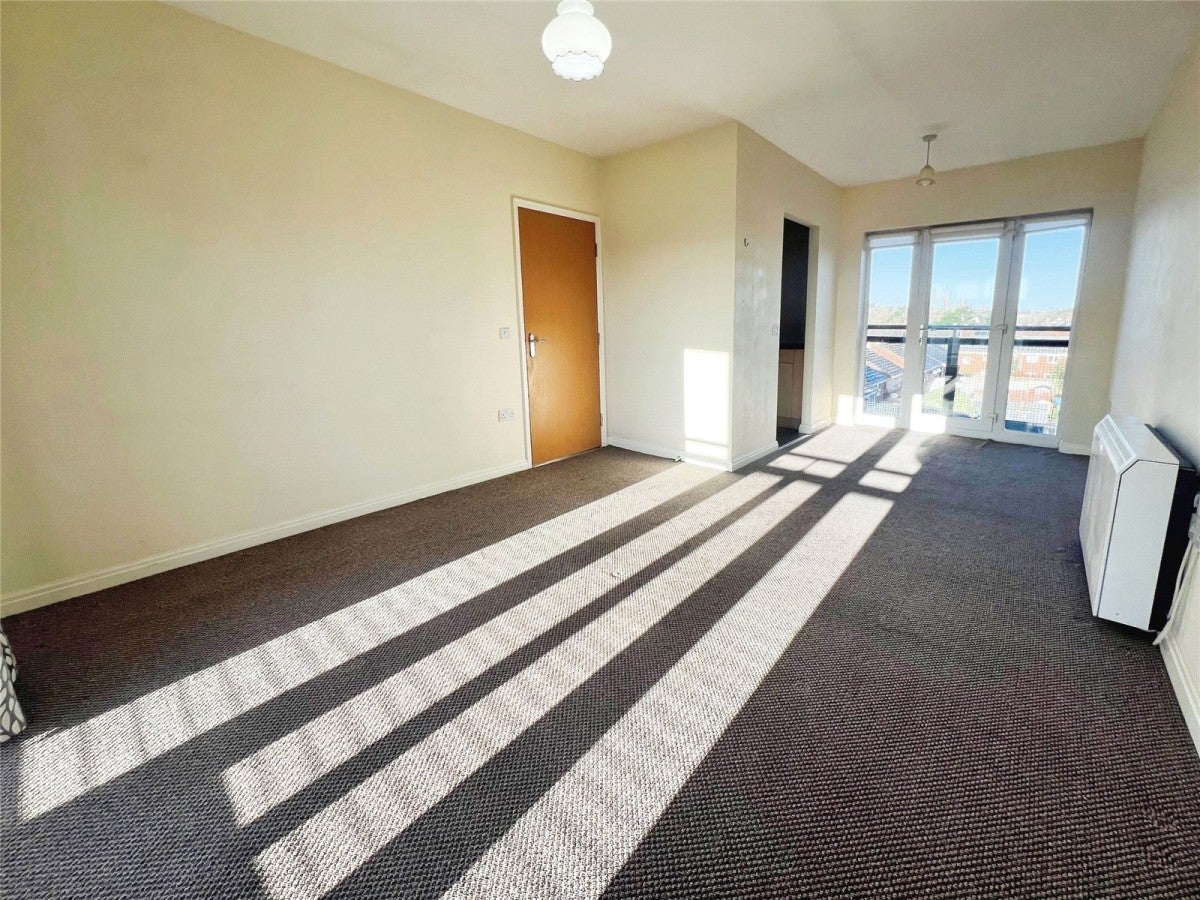 Flat Addenbrooke Drive in Liverpool