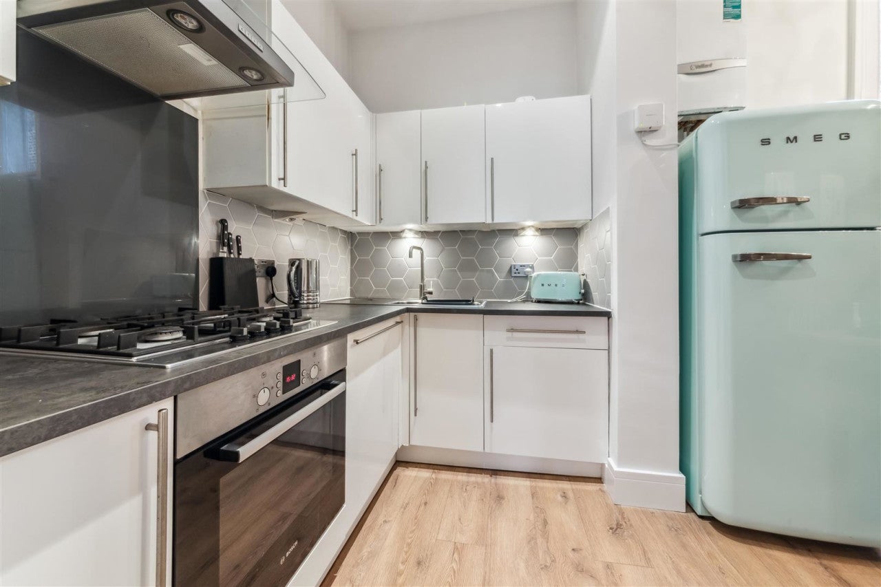 Flat Horsford Road in Greater London