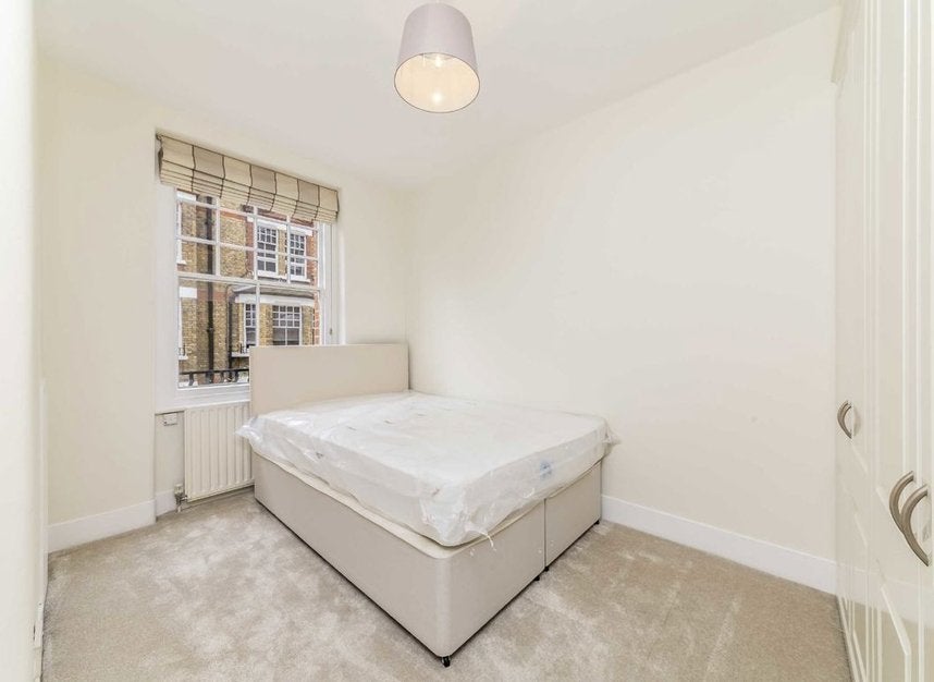 Flat Walton Street in Greater London