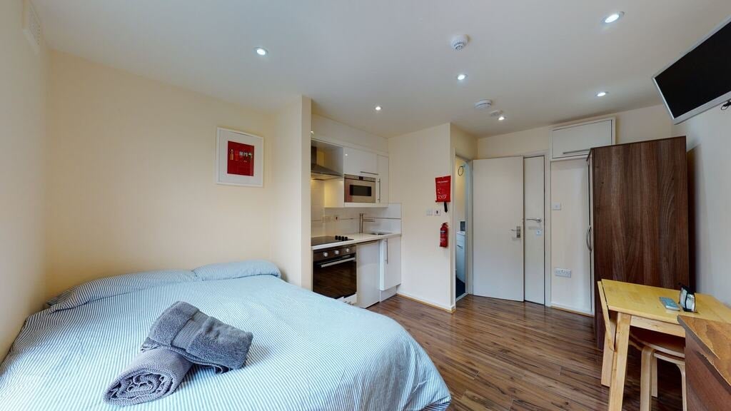 Flat Ashmore Road in City of Westminster