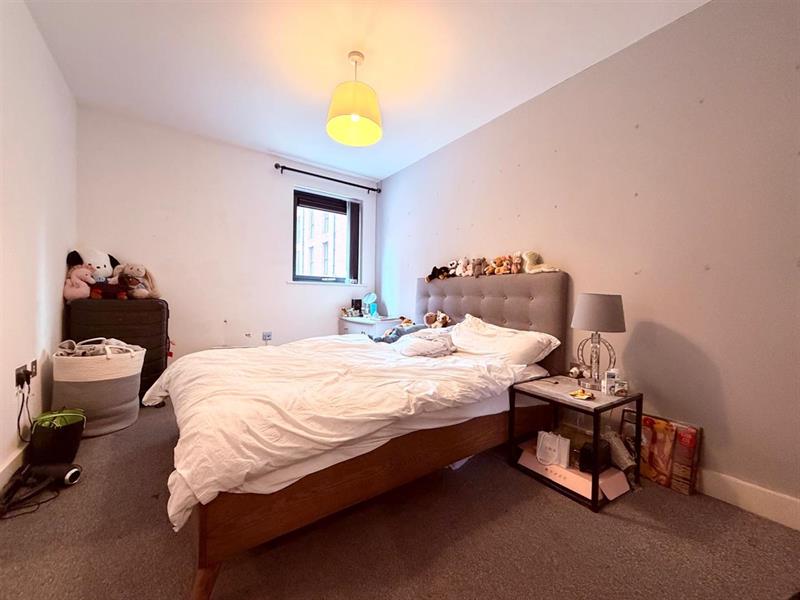 Flat Sillavan Way in Salford