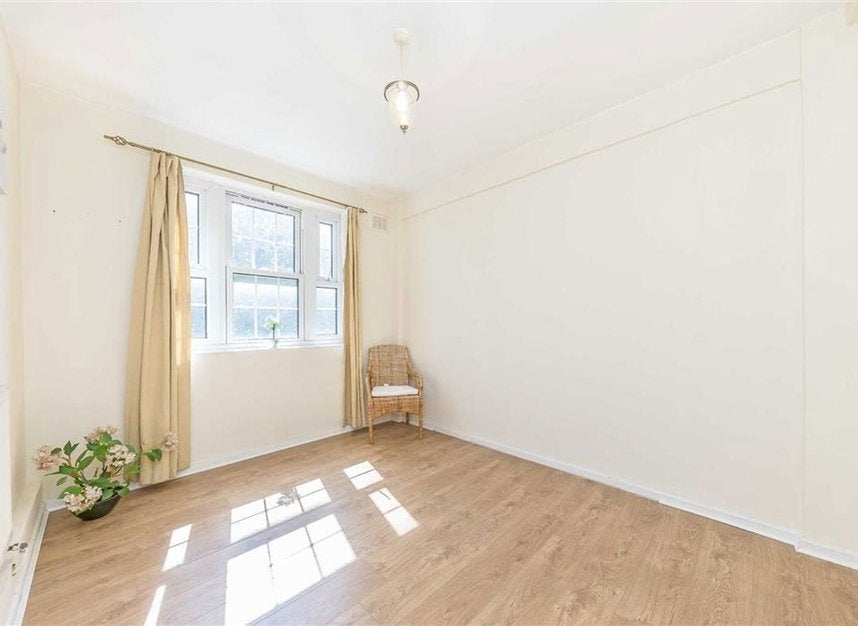 Flat Doddington Grove in Greater London