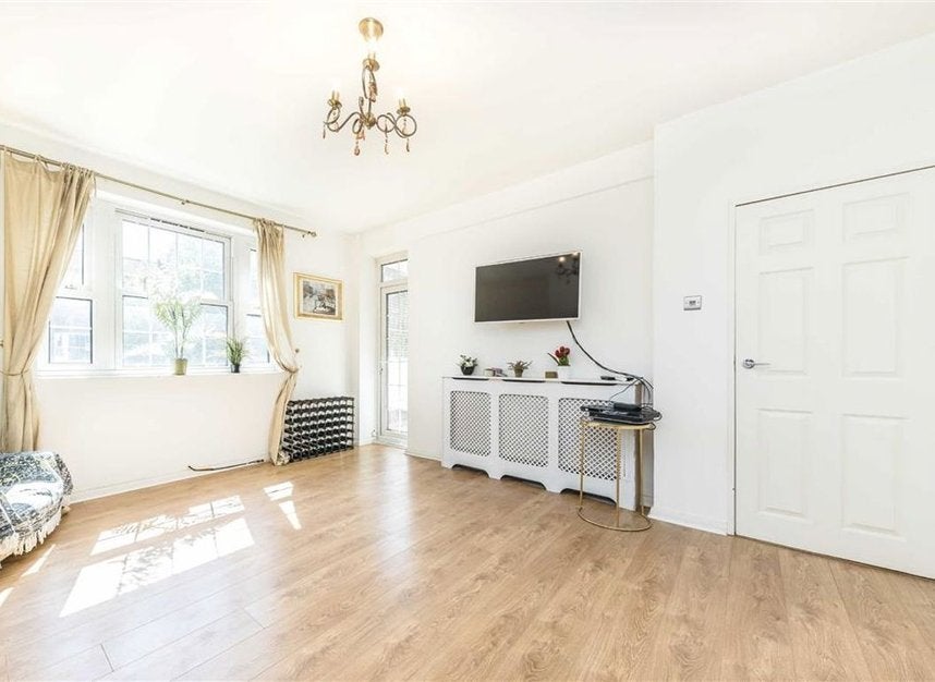 Flat Doddington Grove in Greater London