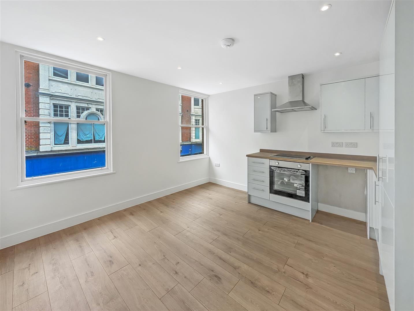 Flat Long Wyre Street in Colchester