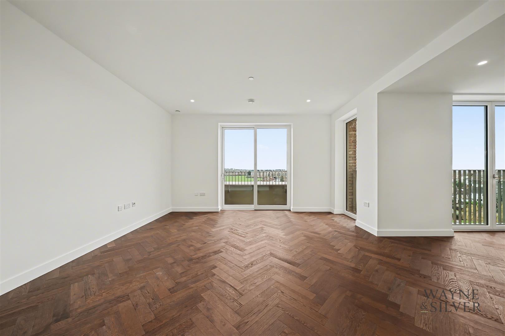 Flat Parkview Avenue in Greater London
