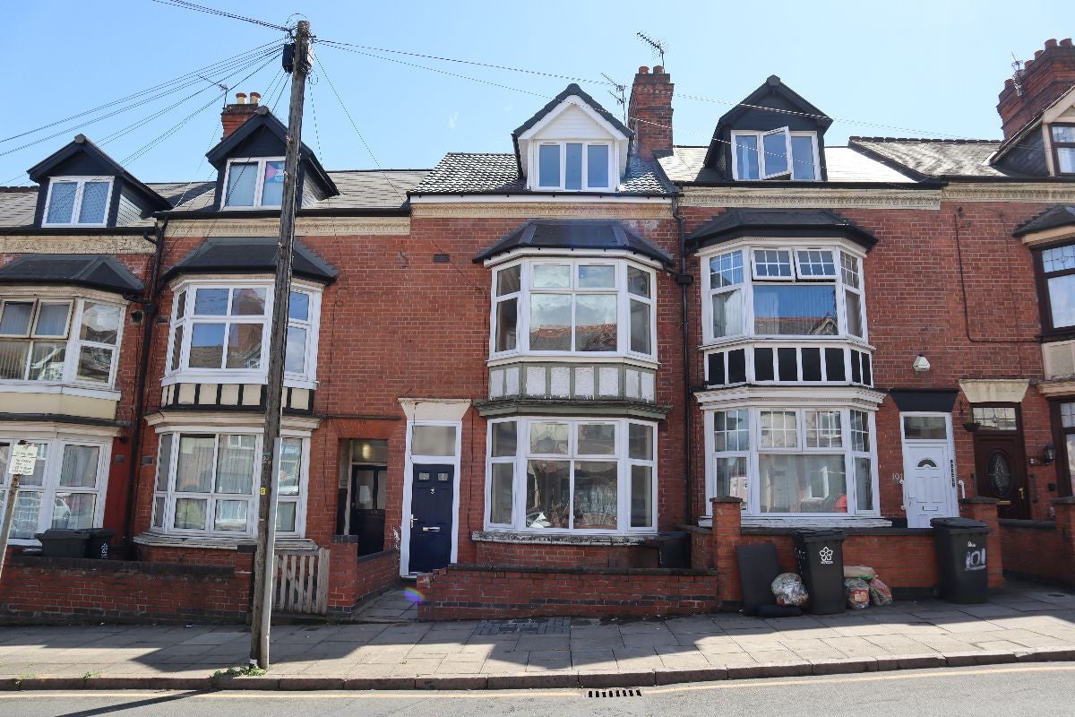 Flat St Peters Road in Leicester