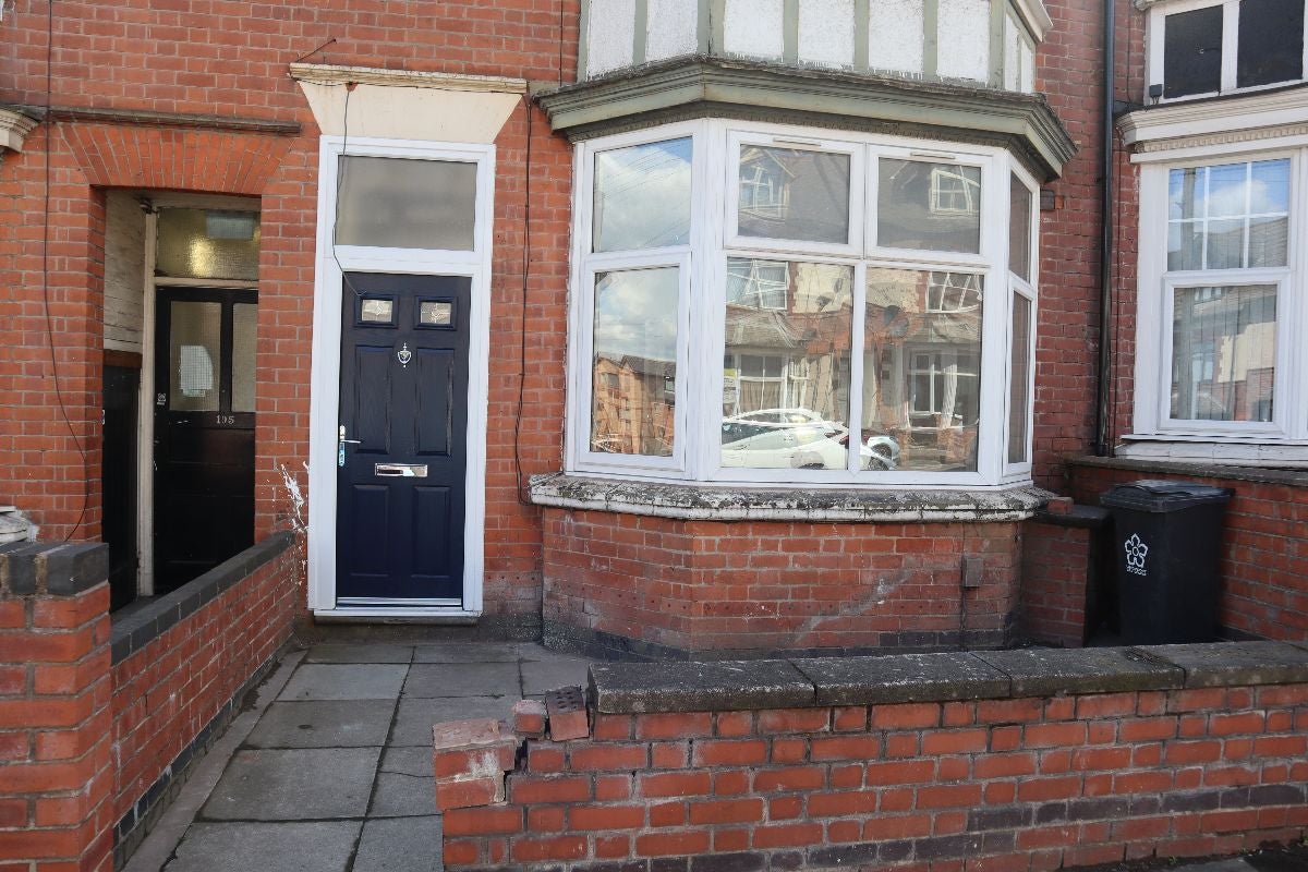 Flat St Peters Road in Leicester