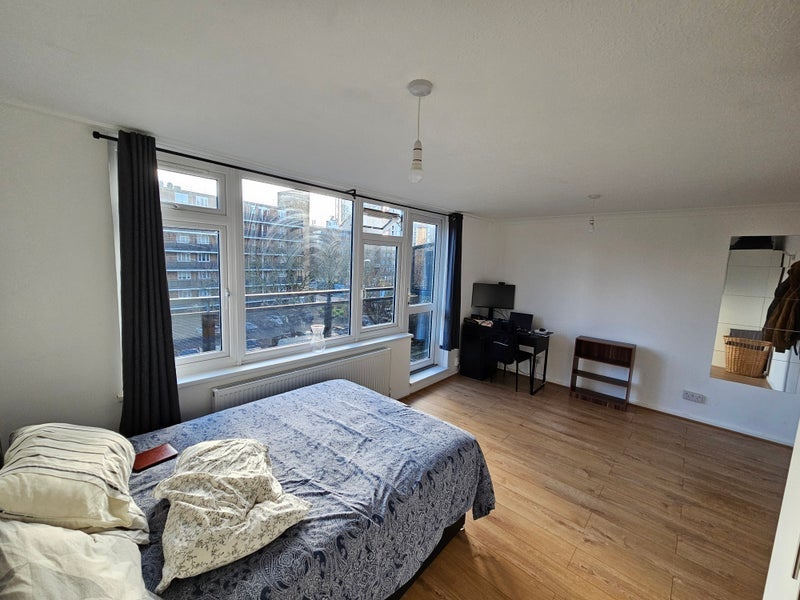 Room Clements Road in Greater London