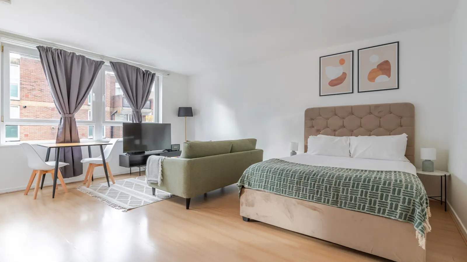 Flat Wincott Street in Greater London