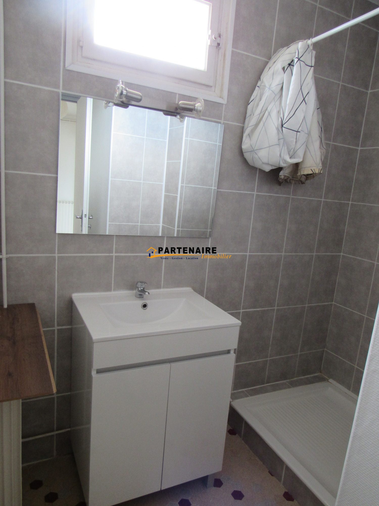 Flat Rue des Puisatiers in Saint-Uze