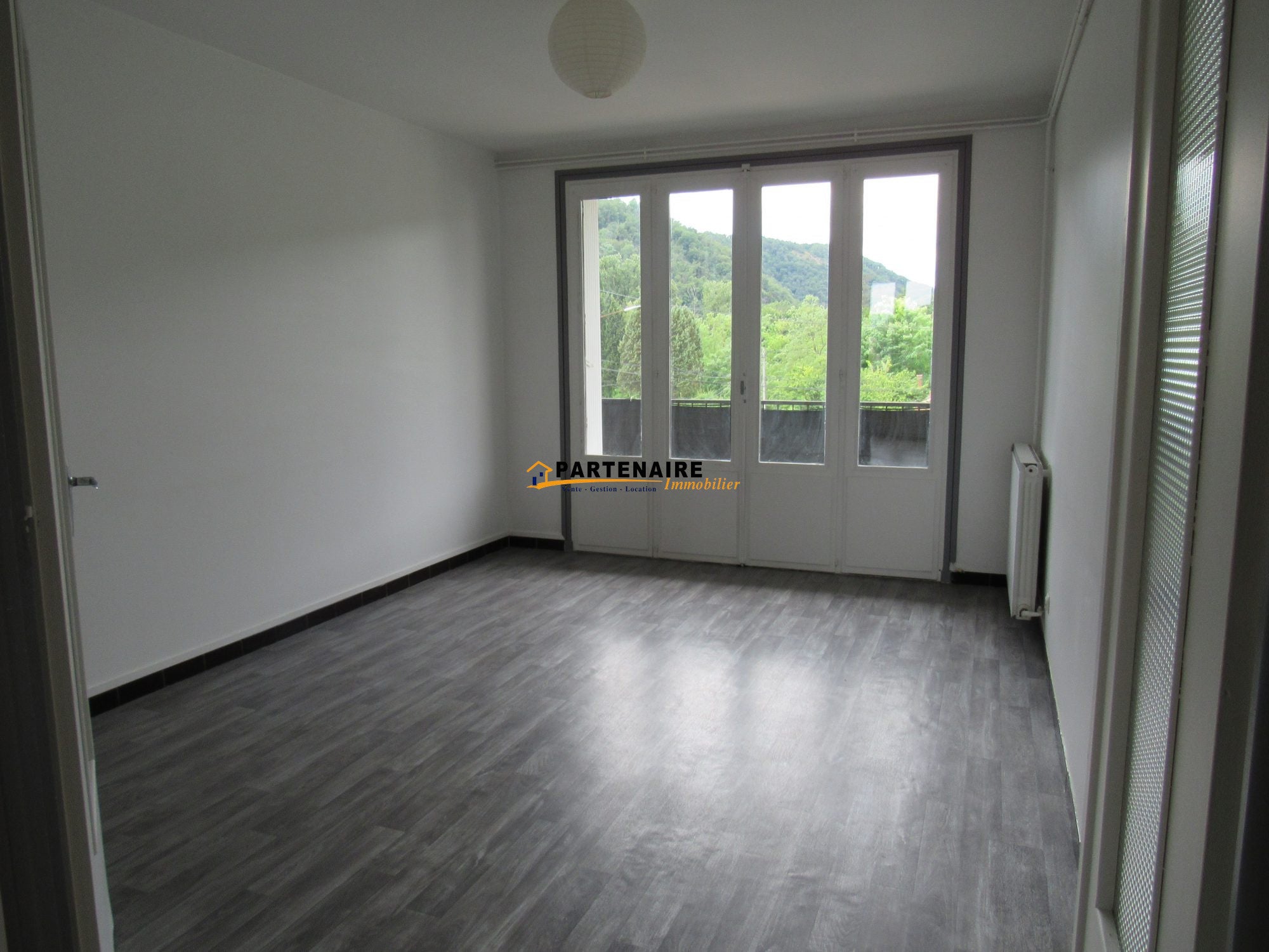 Flat Rue des Puisatiers in Saint-Uze