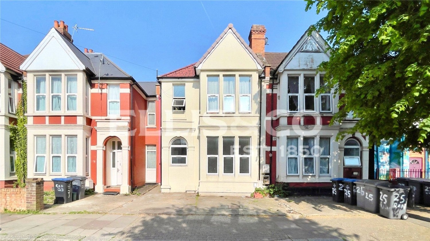 Flat Ranelagh Road in Greater London